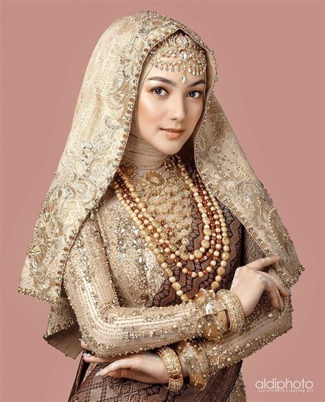 Traditional Make Up And Attire Kebaya Muslim Pakaian Pengantin India Pengantin Wanita