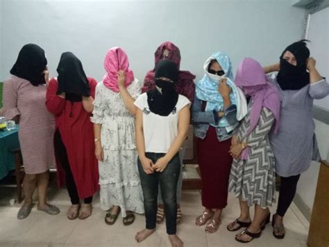 sex racket in bhubaneswar quit india notice to eight thai women
