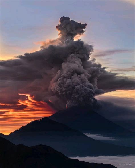 5 Best Pictures Of Mount Agung Eruption