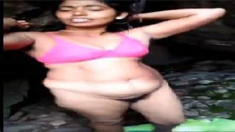 Desi Naked South Indian Bhabhi Sucking Cock Outdoor Hard Indian Porn