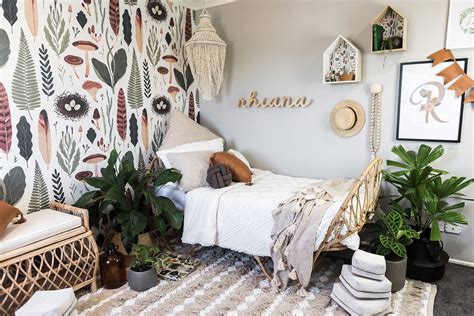Botanical Bedroom For A Nature Loving Tween The Interiors Addict
