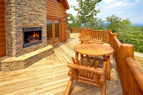 Free attraction passes gorgeous views, fireplace, hot tub, private cabin. A View To Remember cabin in Sevierville | Elk Springs Resort