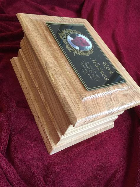 St Signs Beautiful Solid Natural Oak Wood Funeral Cremation Ashes Urn Casket Personalised