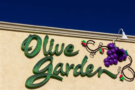 Olive Garden Could Easily Pay Their Employees A Living Wage Eater