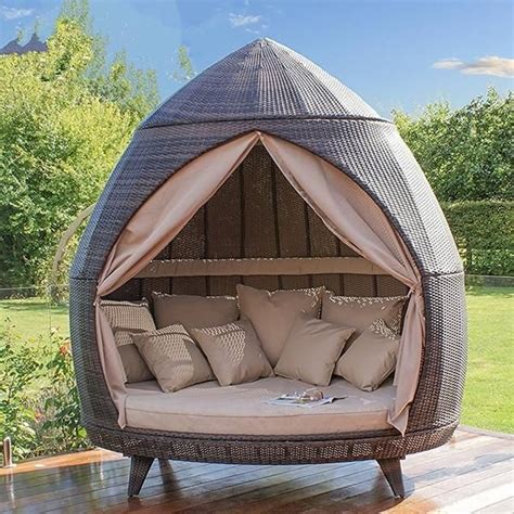 Hut Inspired Garden Lounge Bed With Canopy 22m High Alfresco Cottage