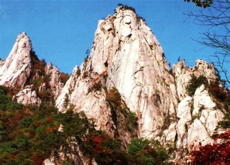Mireuk Bong Peak Geumgang Gul Diamond Cave