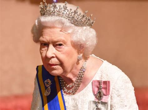 Queen Elizabeth To Abdicate British Throne In Three Years Report The Courier Mail