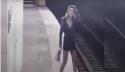 A Strange Moment On The Subway Changed This Woman S Life For Good