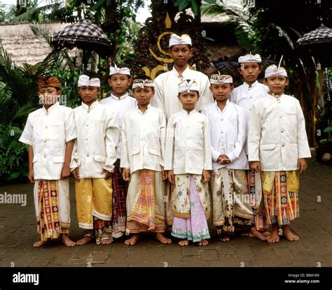 Indonesia National Costume Male Indonesian Traditional Clothing