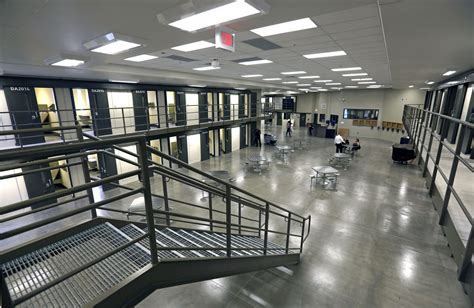 About 2 600 Inmates Transferring To New Pennsylvania Prison Ap News
