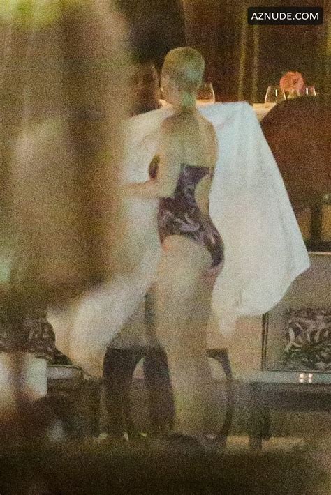 Katy Perry Shows Off Her Sexy Butt In A Pool Party With Friends After Her Concert In Rio De