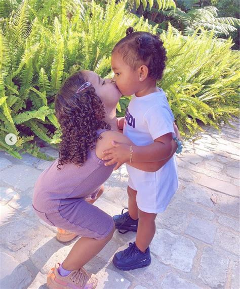 khloe kardashian shares adorable photos of her daughter true thompson posing with her cousin