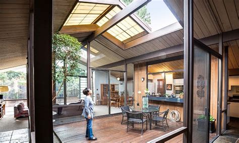 This Unusual Eichler Has An Atrium With A Retractable Roof Eichler