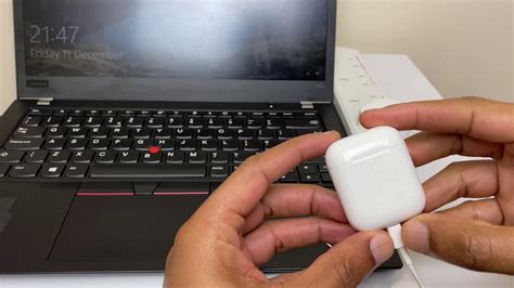 How To Charge Airpods Ways Youtube