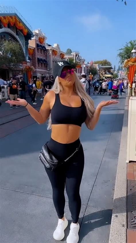 Influencer Claims She Was Body Shamed By Disneyland Staff Daily Mail Online