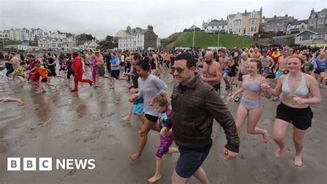 Brave Swimmers Begin New Year With Isle Of Man Dips