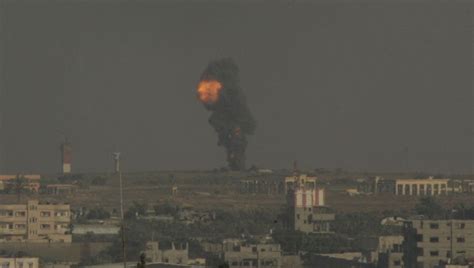 Israel Milit R Fliegt Nach Hamas Angriffen Neue Luftangriffe Auf Gaza