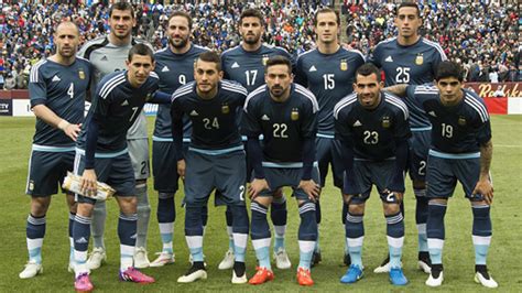 شاركت الأرجنتين في جميع نهائيات كأس العالم لكرة القدم باستثناء الأعوام 1938، 1950، 1954، 1970. صور منتخب الأرجنتين في كوبا أميركا 2015 , حقائق ومعلومات ...