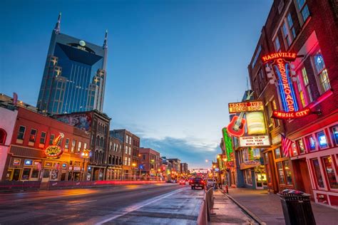 4 Best Ways To Enjoy Broadway Street In Downtown Nashville