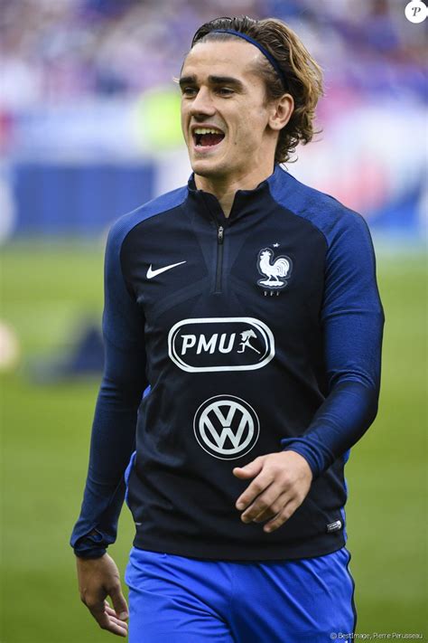 Antoine griezmann has been criticized for some of his goal celebrations throughout his career. Antoine Griezmann - Match de football amical France ...