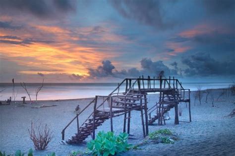 Pantai ini termasuk tempat wisata di jogja terbaru yang menarik karena memiliki pemandangan pantai yang landai dengan pasir putih yang dapat digunakan untuk kegiatan oleh raga. TOP 58 Tempat Wisata di Jogja Terbaru 2018 | Tiket Masuk ...