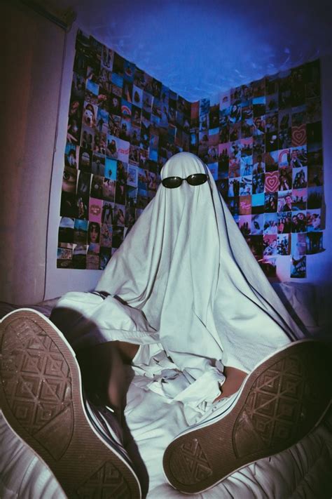 Tiktok Ghost Trend Fotos Como Fantasma Creative Instagram Photo Ideas Future Photos