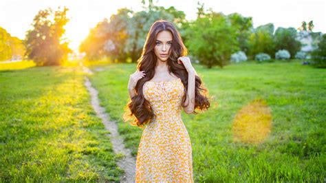 Beautiful Girl Model Anastasia Taylakova Standing Grass Field Sunrays
