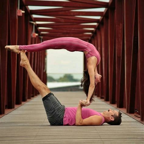 Сложные позы йоги для двоих Картинки парная йога на двоих 24 фото • Прикольные картинки и позитив