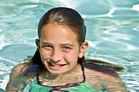 Belle Fille De La Pr Adolescence Sur Un Bateau Photo Stock Image Du