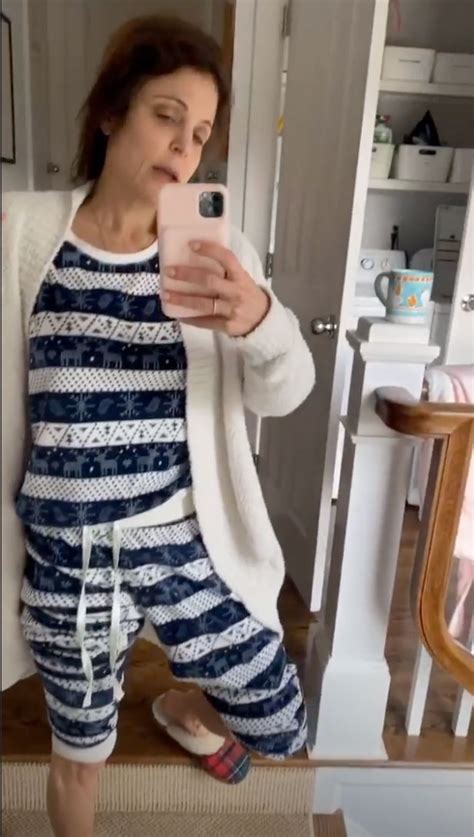 RHONY Alum Bethenny Frankel Reveals Wild Bed Head As She Ditches Makeup And Gowns For Pajamas