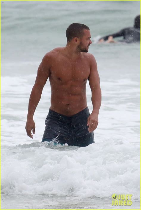 Photo Shirtless Jesse Williams Shows Off His Abs On The Beach 49 Photo 4008215 Just Jared