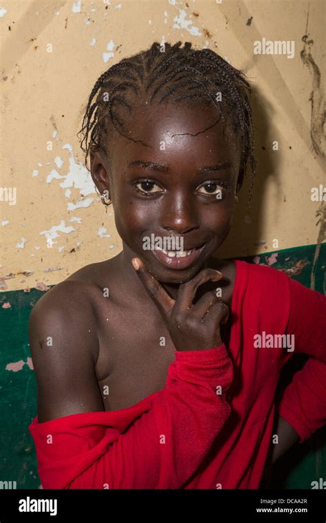 Senegalese Girl Hi Res Stock Photography And Images Alamy