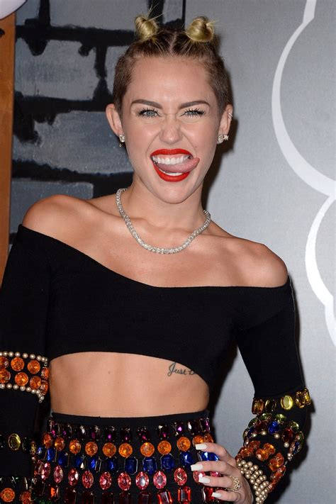 Miley Cyrus Set To “retire” Her Tongue Flashing Celebrity News