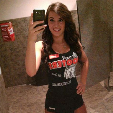 Hooters Girls Are The Hottest Servers On The Planet 44 Pics
