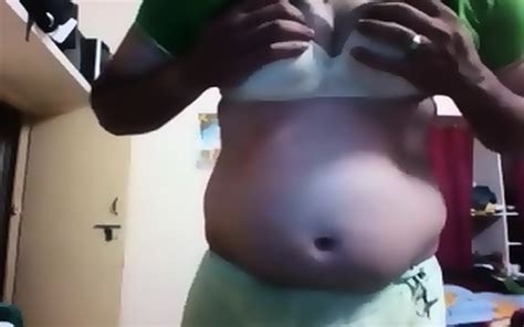 Very Hot Indian Shemale Bring In She Is Infront Of Cam