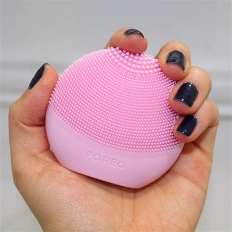 I Tried The Foreo Luna Fofo Cleansing Brush Review Allure