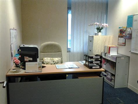 Boleh juga diaplikasikan di pejabat. Hiasan Meja Pejabat | Desainrumahid.com