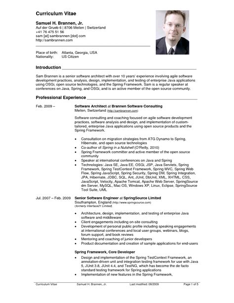 Each one of our creative resumes offers a perfectly balanced mix of personality, professionalism and a touch of unique style. Why You Need to Carefully Examine Your Curriculum Vitae ...
