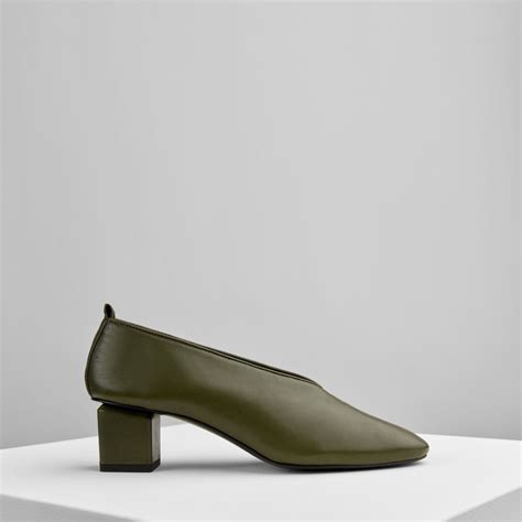 Gray Matters Mildred Classic Verde Oliva Womens Designer Shoes