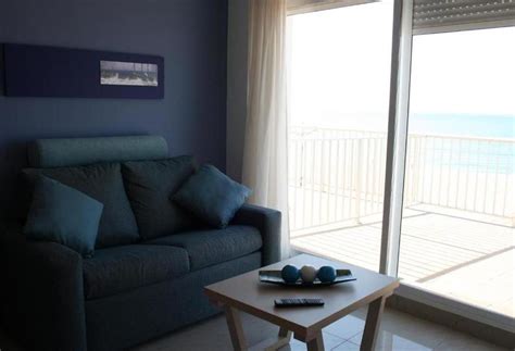 El apartamento vacaciones en la playa se encuentra en cádiz, a 100 metros de la playa de la victoria y a 700 metros de la playa de la victoria, y ofrece aire acondicionado y wifi gratuita. Apartamentos Playa Barbate en Barbate | Destinia