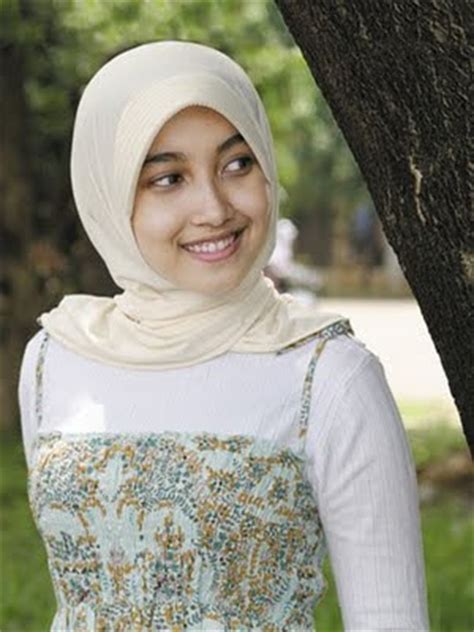 Thieving teen in hijab punished with facial. Langkah setan menelanjangi wanita cewek must see - BAMAH
