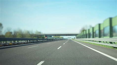 La Corsia Di Decelerazione Serve Ad Entrare In Autostrada - Come guidare in autostrada nel modo corretto | Portale Patente