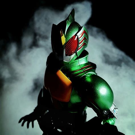 Honestly i really dig in the suit, and the show is so far the most realistic. SHF KAMEN RIDER AMAZON OMEGA