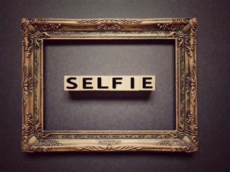 41 shameless facts about selfies