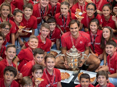 Alex de Minaur no match for dominant Roger Federer in Basel | Herald Sun
