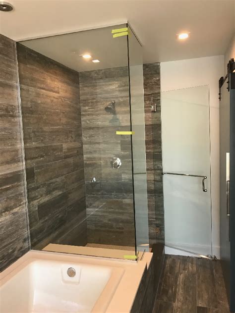 Starlight glass, montreal's is leading glass products supplier. Chrome U-Channel Glass Enclosed Shower - Patriot Glass and ...