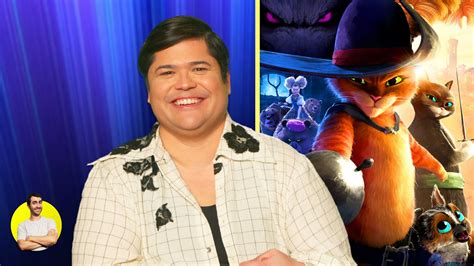 Puss In Boots 2s Harvey Guillén Talks About Shrek Going To Space And