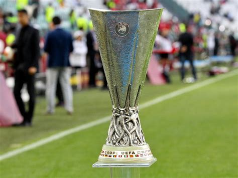 The europa conference league, which will have 32 teams in the group stages, will be played on thursday nights along with the europa league, which is reduced from 48 to 32 teams. Euroleague Pokal / Champions League & Europa League draws ...