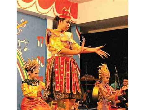 Tarian Tradisional Melayu Inang Tari Inang Adalah Tarian Tradisional