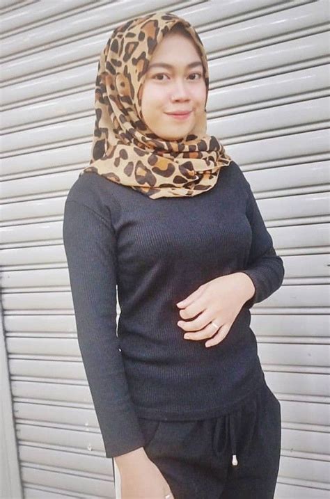 Pin By Mack Zolkifly On Malaysian Gaya Hijab Wanita Terseksi Gaya